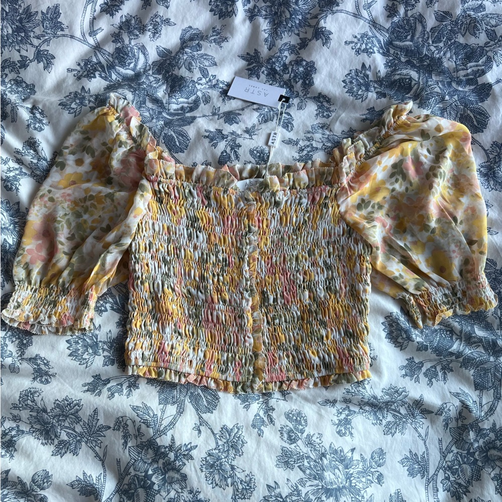 NWT ASTR the label floral blouse size S